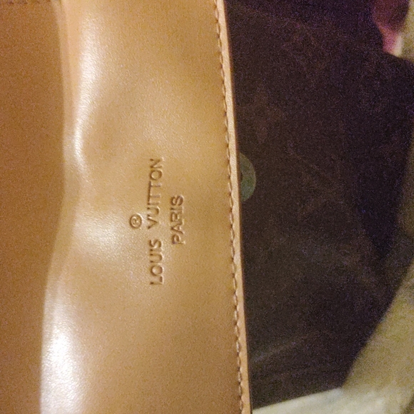 Louis Vuitton Leather Belt Bag - Picture 3 of 4